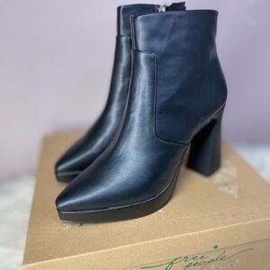 Rare FP✌🏽FREE PEOPLE | Flared Block Heel Black Platform Boots BNIB!!